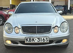 Mercedes-Benz E200 2005 Silver