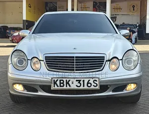 Mercedes-Benz E200 2005 Silver