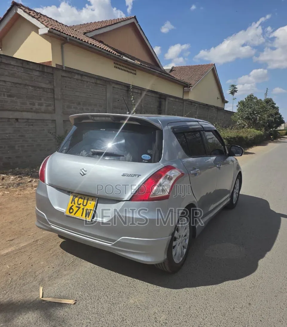 Suzuki Swift 2012 Gray