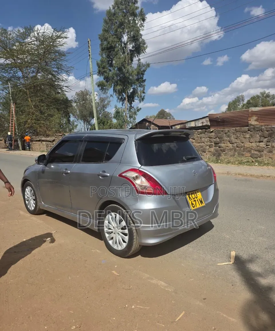Suzuki Swift 2012 Gray