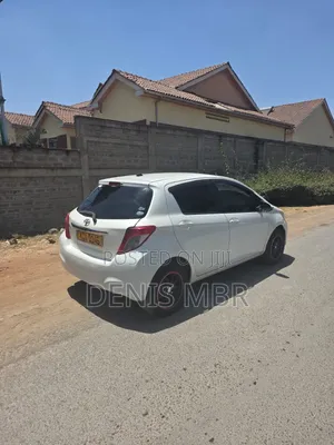 Toyota Vitz 2011 White