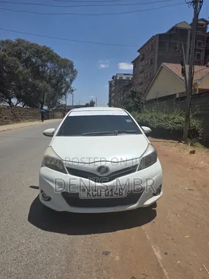 Toyota Vitz 2011 White