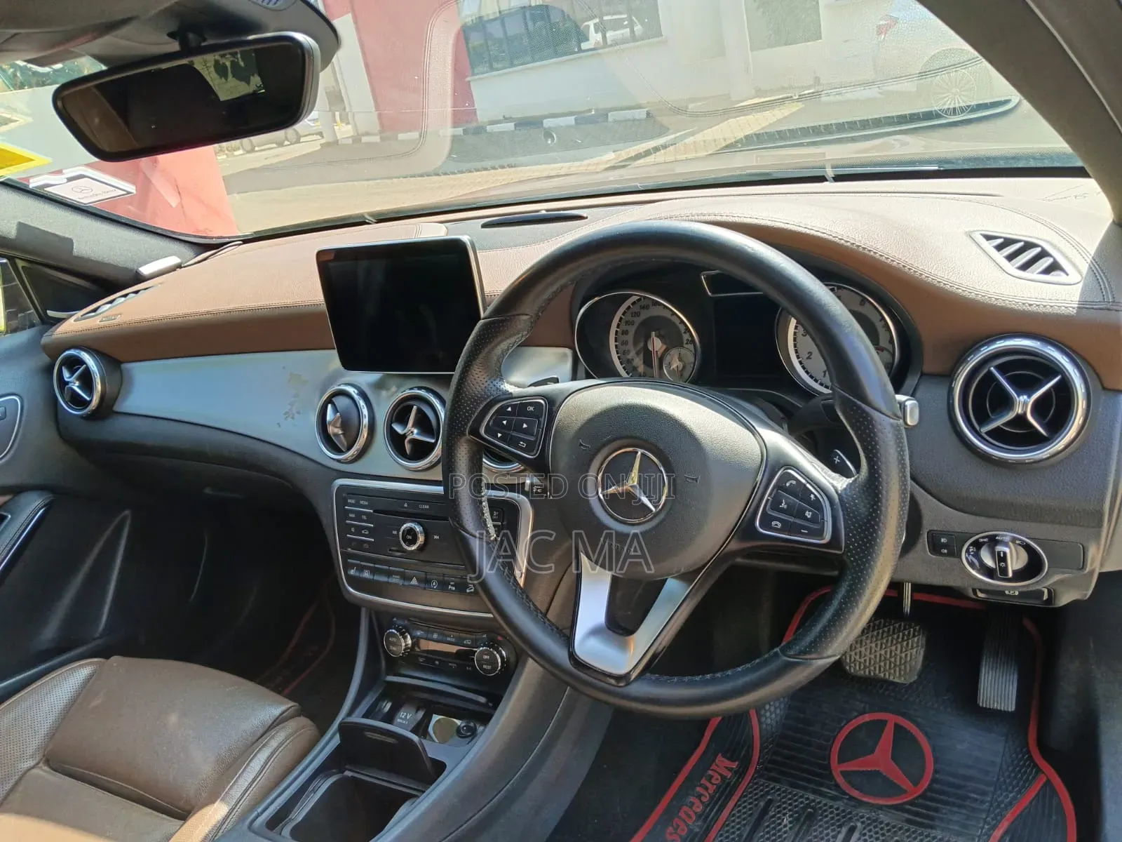Mercedes-Benz GLA 250 2016 Brown