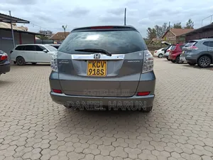 Honda Fit Shuttle 1.3 Hybrid 2WD 2012 Gray