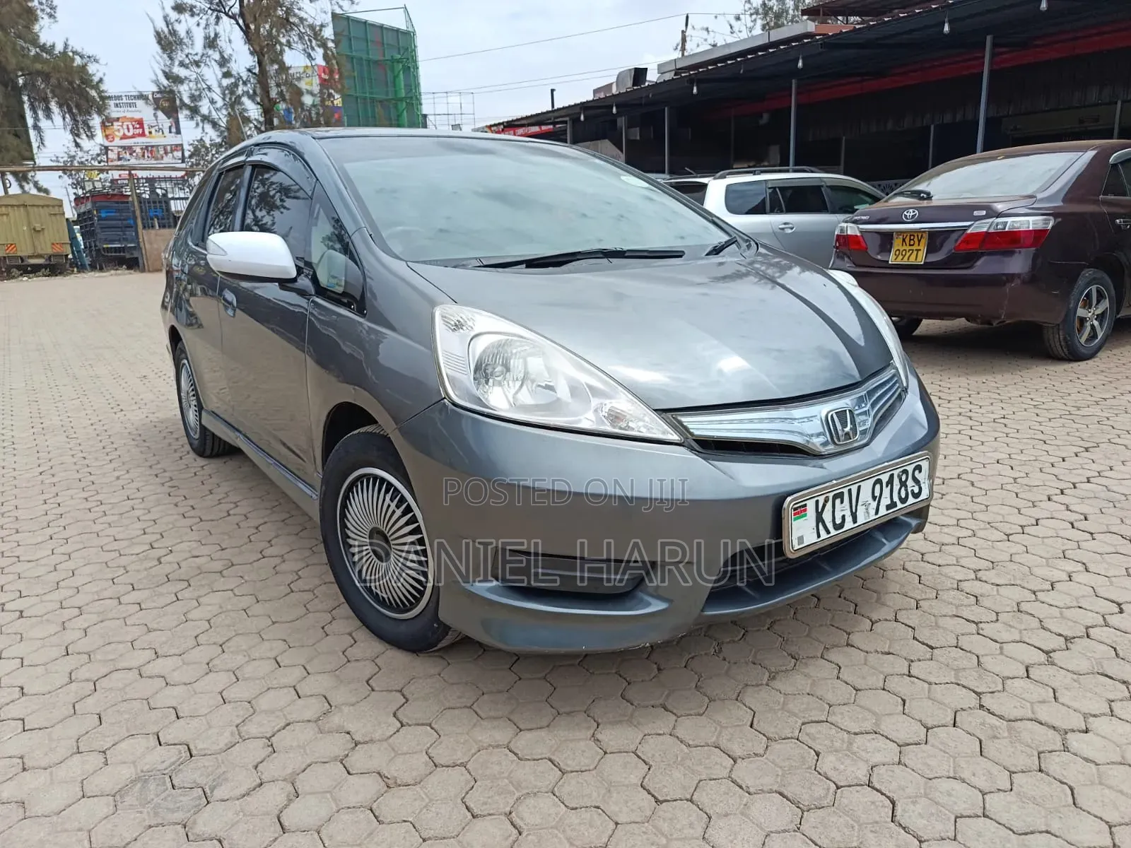 Honda Fit Shuttle 1.3 Hybrid 2WD 2012 Gray