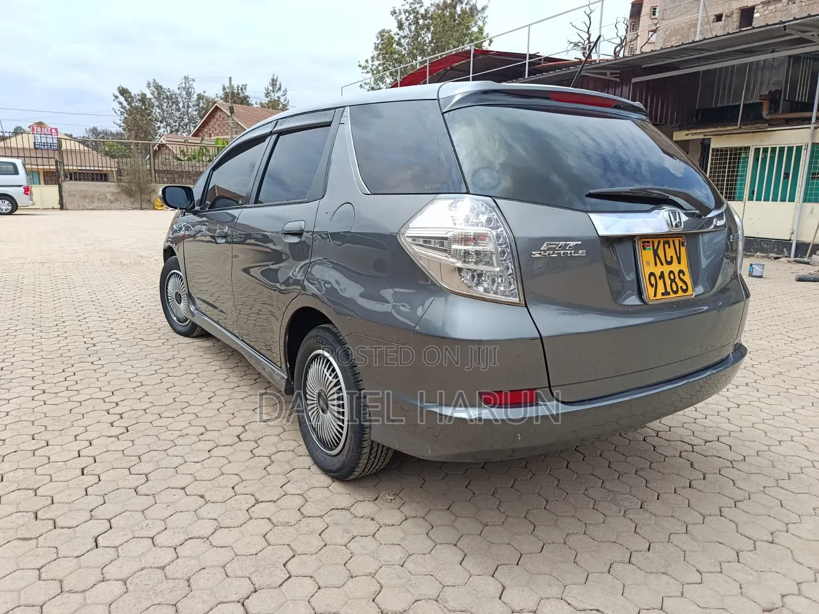 Honda Fit Shuttle 1.3 Hybrid 2WD 2012 Gray