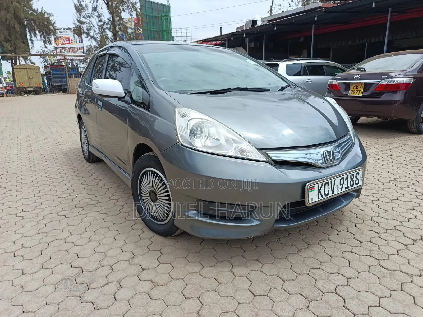 Honda Fit Shuttle 1.3 Hybrid 2WD 2012 Gray