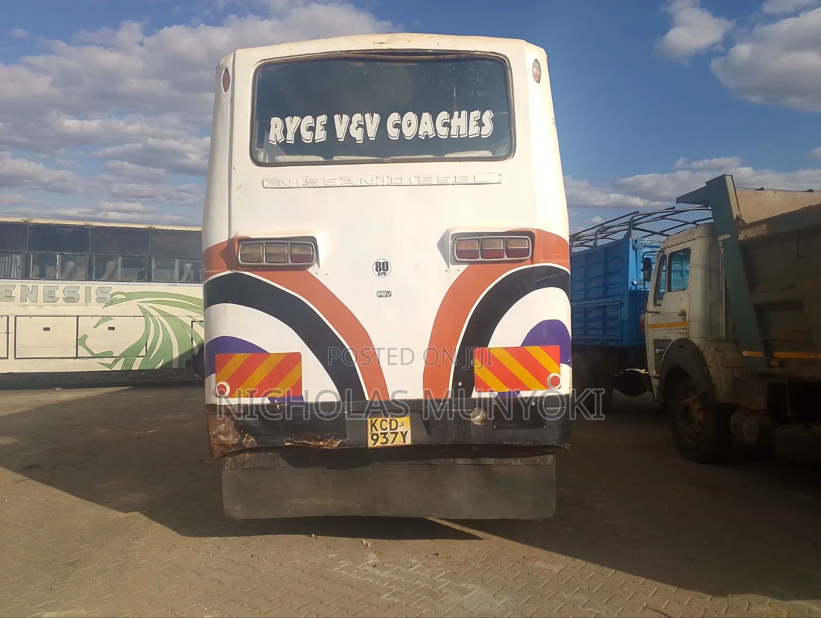 Mitsubishi Fuso Aero Bus 2011 White