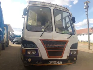 Mitsubishi Fuso Aero Bus 2011 White