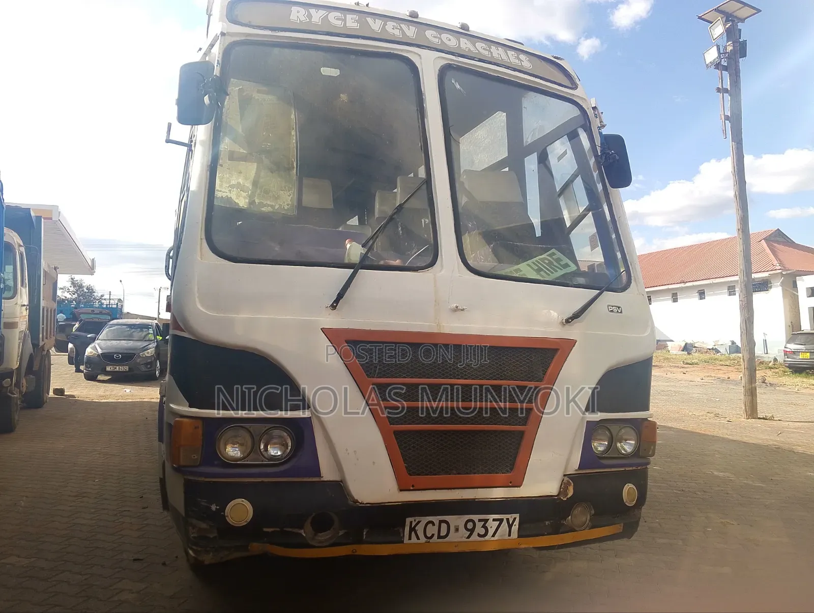 Mitsubishi Fuso Aero Bus 2011 White