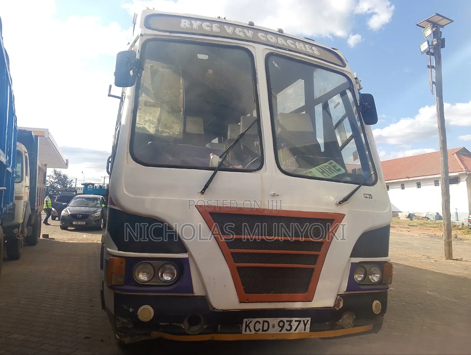 Mitsubishi Fuso Aero Bus 2011 White