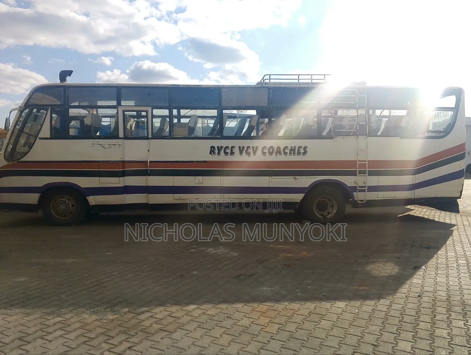 Mitsubishi Fuso Aero Bus 2011 White
