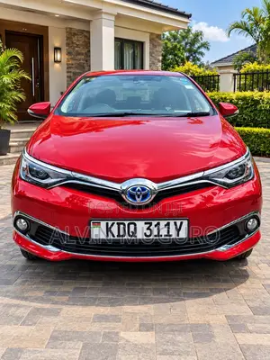 Toyota Auris 2015 Red