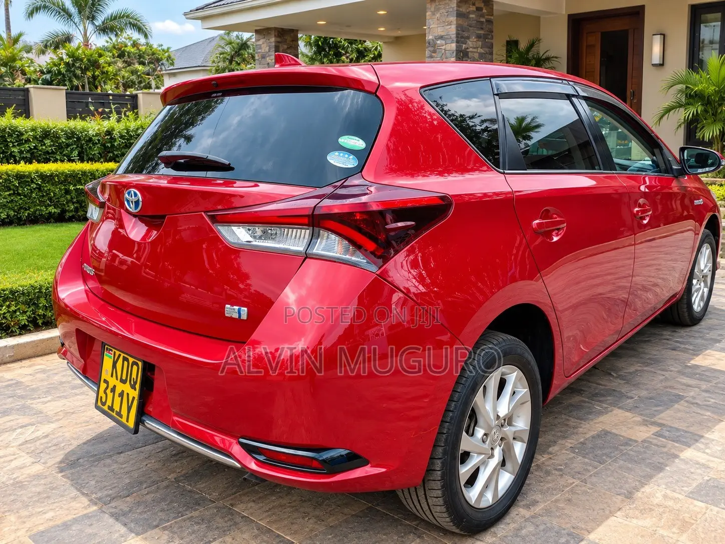 Toyota Auris 2015 Red