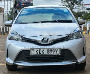 Toyota Vitz 1.3 FWD 3dr 2015 Silver