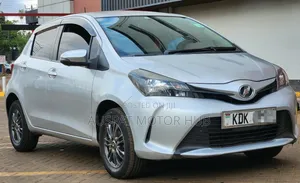 Toyota Vitz 1.3 FWD 3dr 2015 Silver