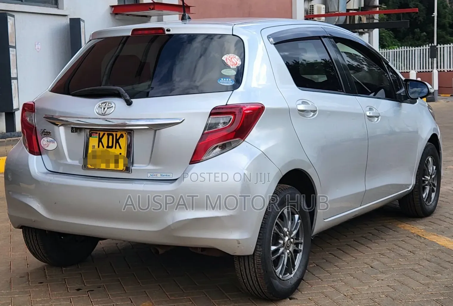 Toyota Vitz 1.3 FWD 3dr 2015 Silver