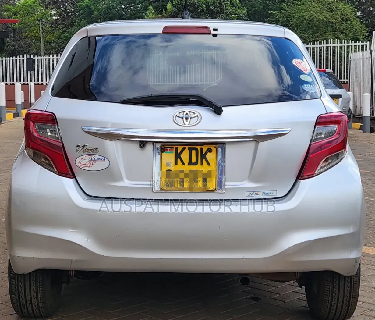 Toyota Vitz 1.3 FWD 3dr 2015 Silver