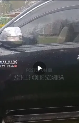 Toyota Hilux 2012 Black