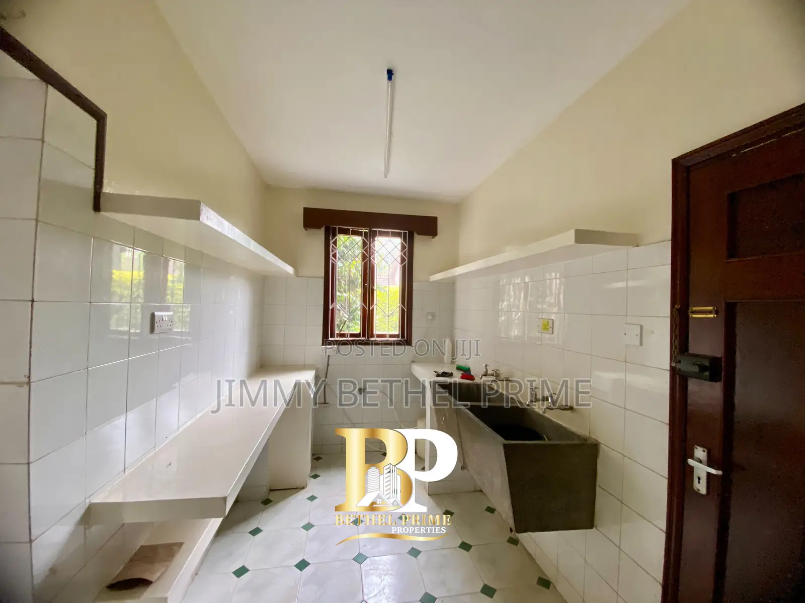 4bdrm Townhouse / Terrace in Lavington for rent