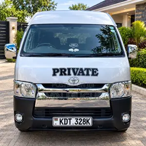 Toyota HiAce 2010 Silver