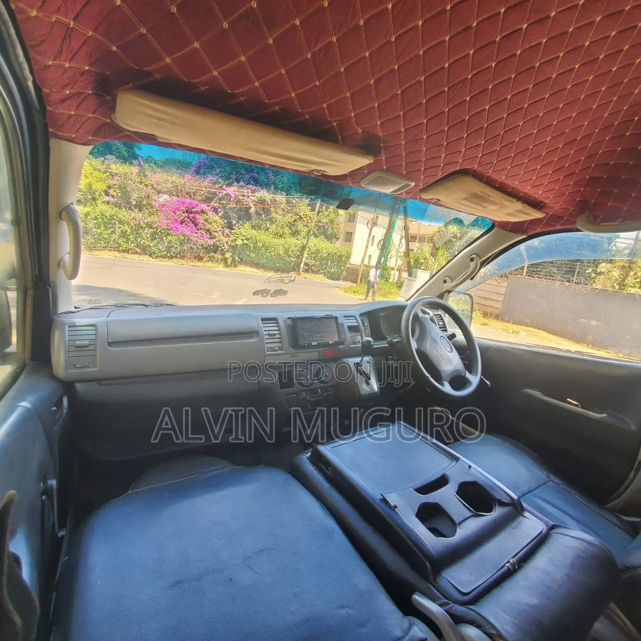 Toyota HiAce 2010 Silver