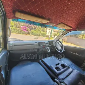 Toyota HiAce 2010 Silver