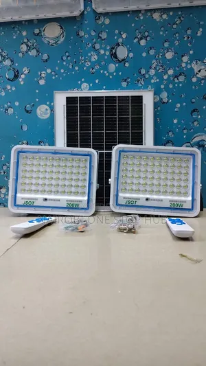 2-in-1 200w THD Solar Floodlight – KSH 4,100