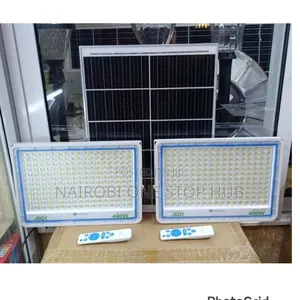 2-in-1 200w THD Solar Floodlight – KSH 4,100