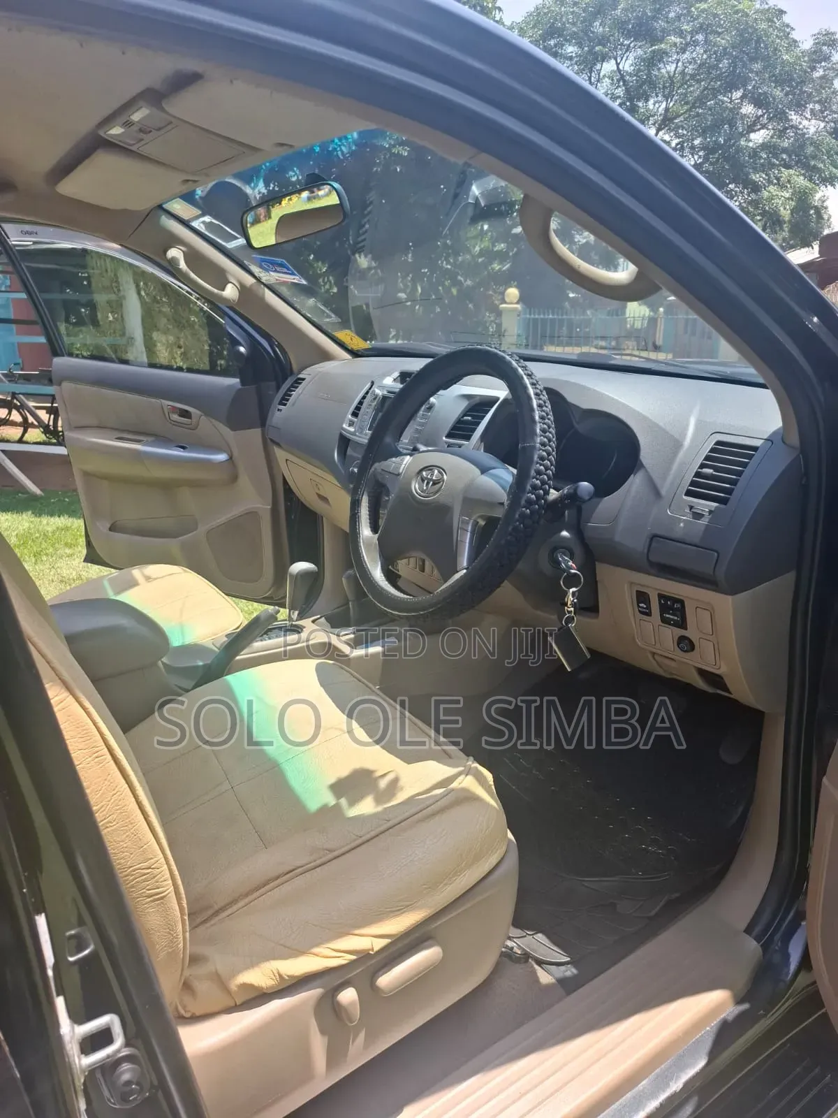 Toyota Hilux 2012 Black