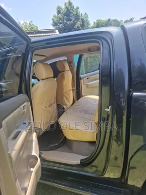 Toyota Hilux 2012 Black