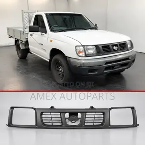 Grille Nissan Hardbody D22 1998 Onwards Silver