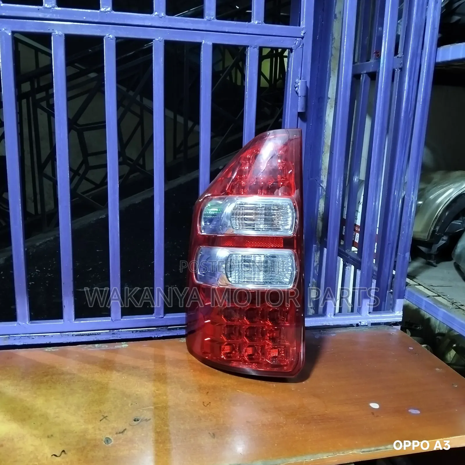 Toyota Noah Model 2011/2012/2013 Back Lamp, Clean Ex Japan