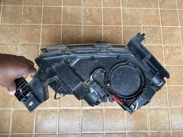 Ford Ranger 2016 Original Headlight Used - thumbnail 2
