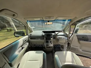 Toyota Noah 2010 White