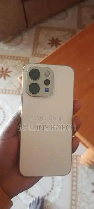Vivo V70 512 GB White
