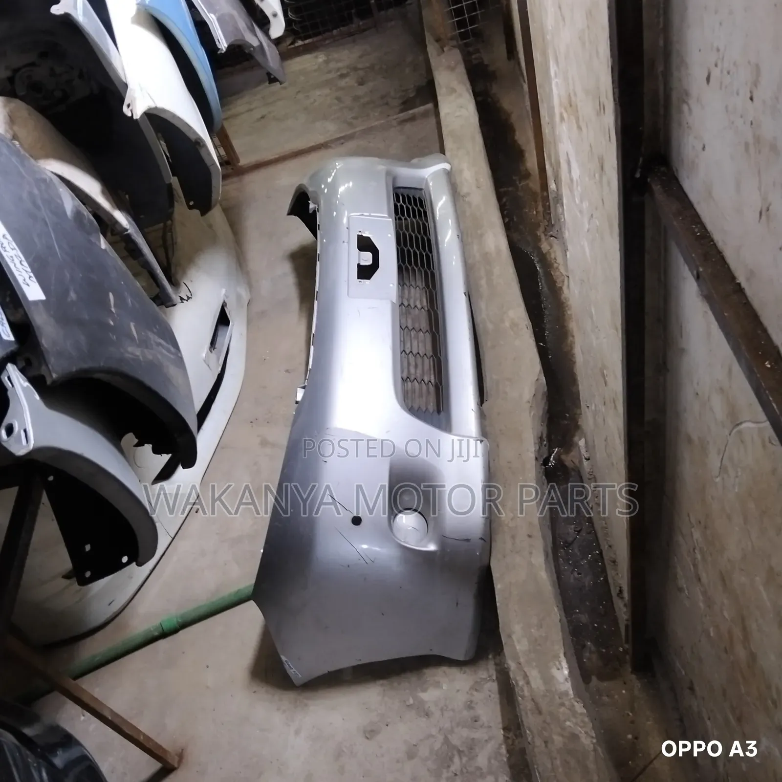 Toyota ISIS MODEL 2008 Front Bumper Complete With Fog Lamps, Ex Japan
