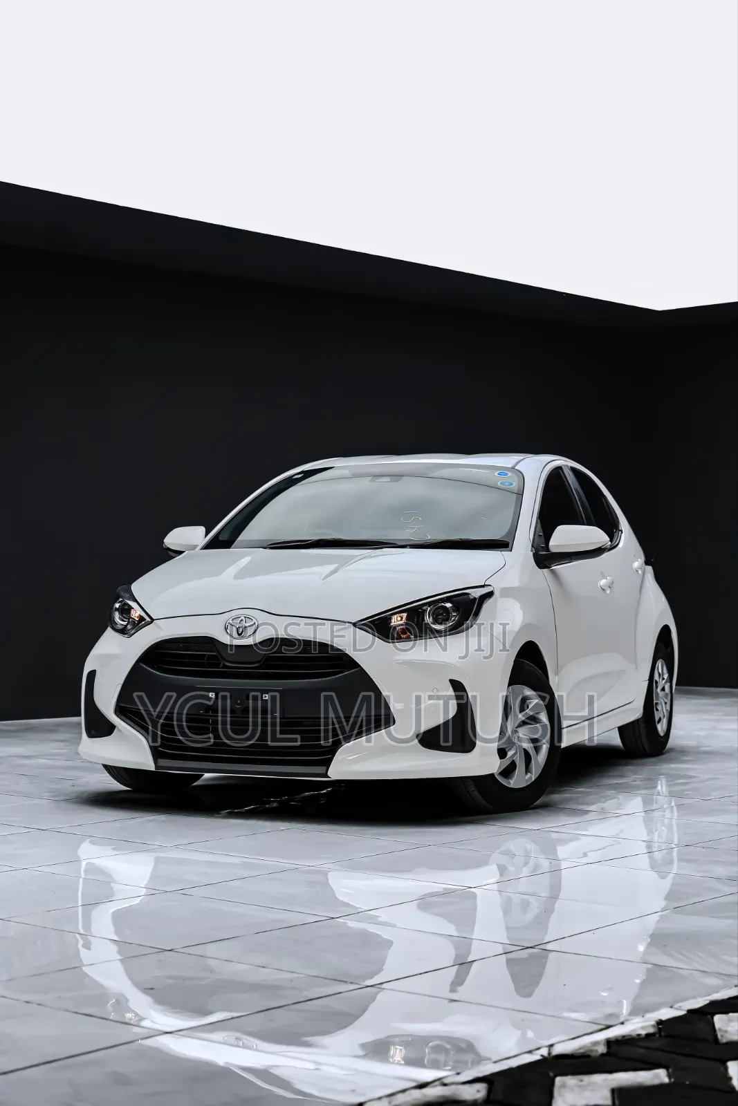 Toyota Yaris 1.5 Sedan LE 2020 White