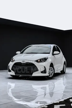 Toyota Yaris 1.5 Sedan LE 2020 White