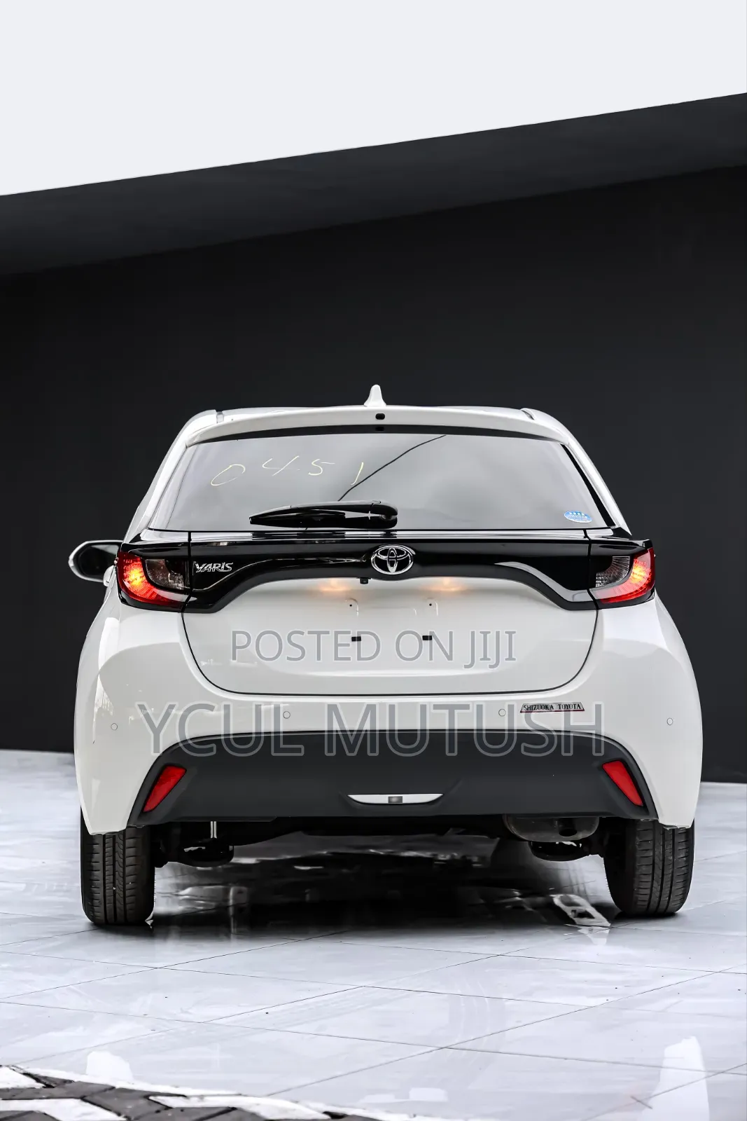 Toyota Yaris 1.5 Sedan LE 2020 White