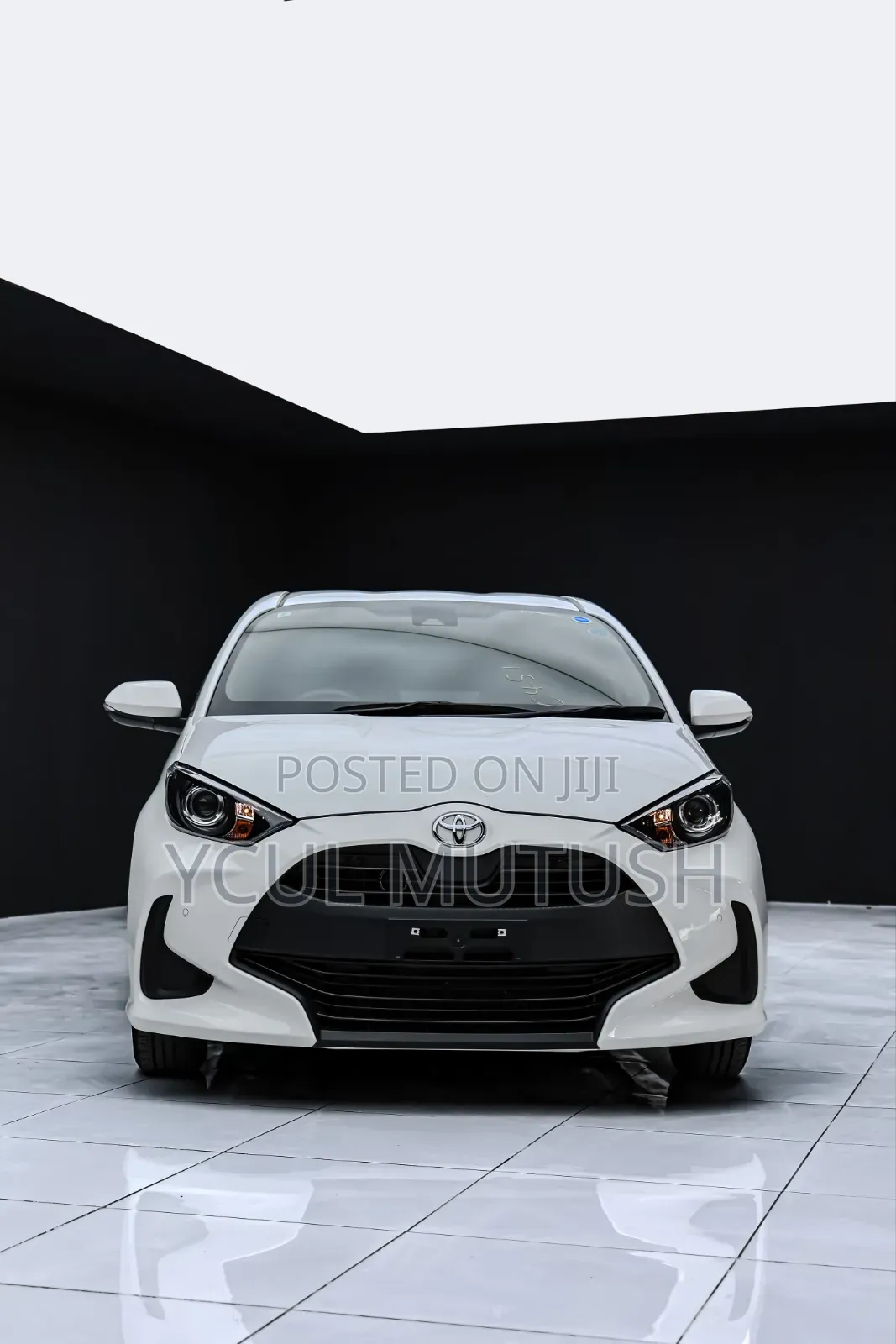 Toyota Yaris 1.5 Sedan LE 2020 White