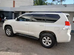 Toyota Land Cruiser Prado 2012 White