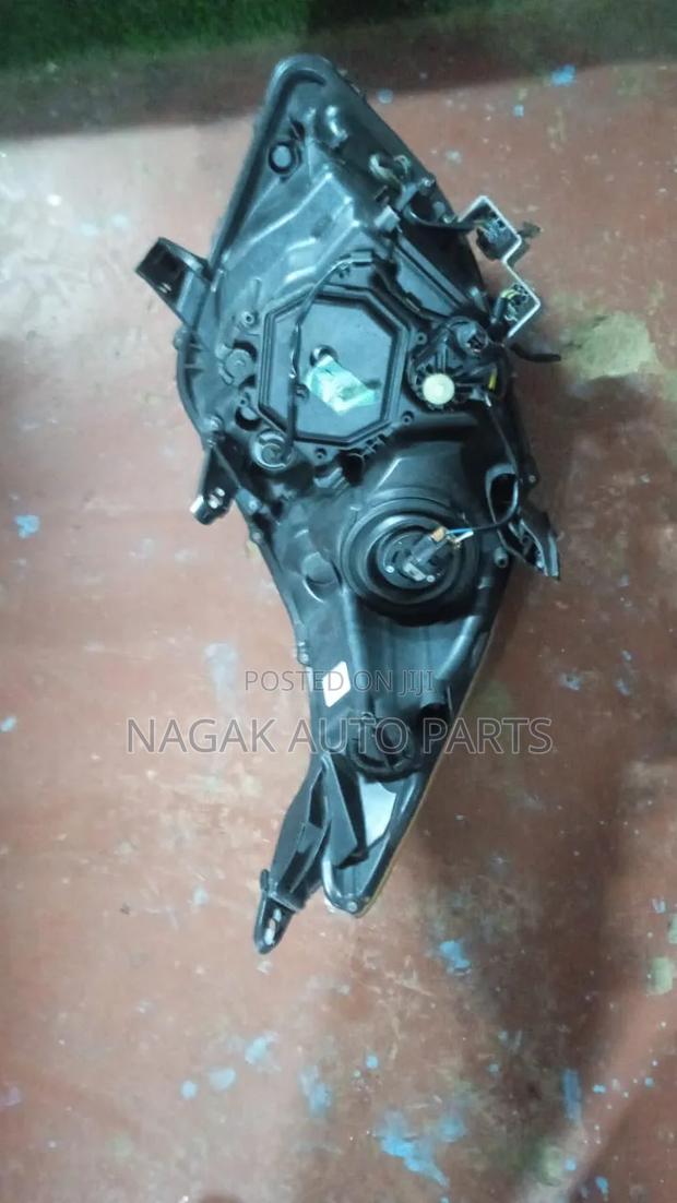 Toyota Noah 2014 Headlight - thumbnail 2