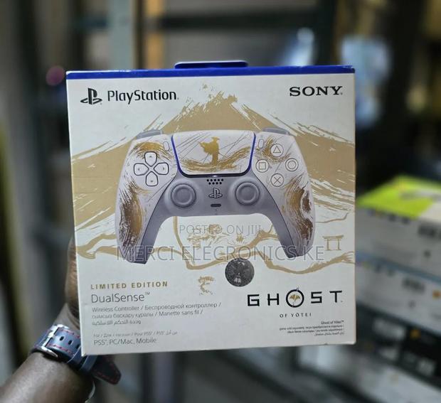PlayStation 5 DualSense Wireless Controller - thumbnail 2