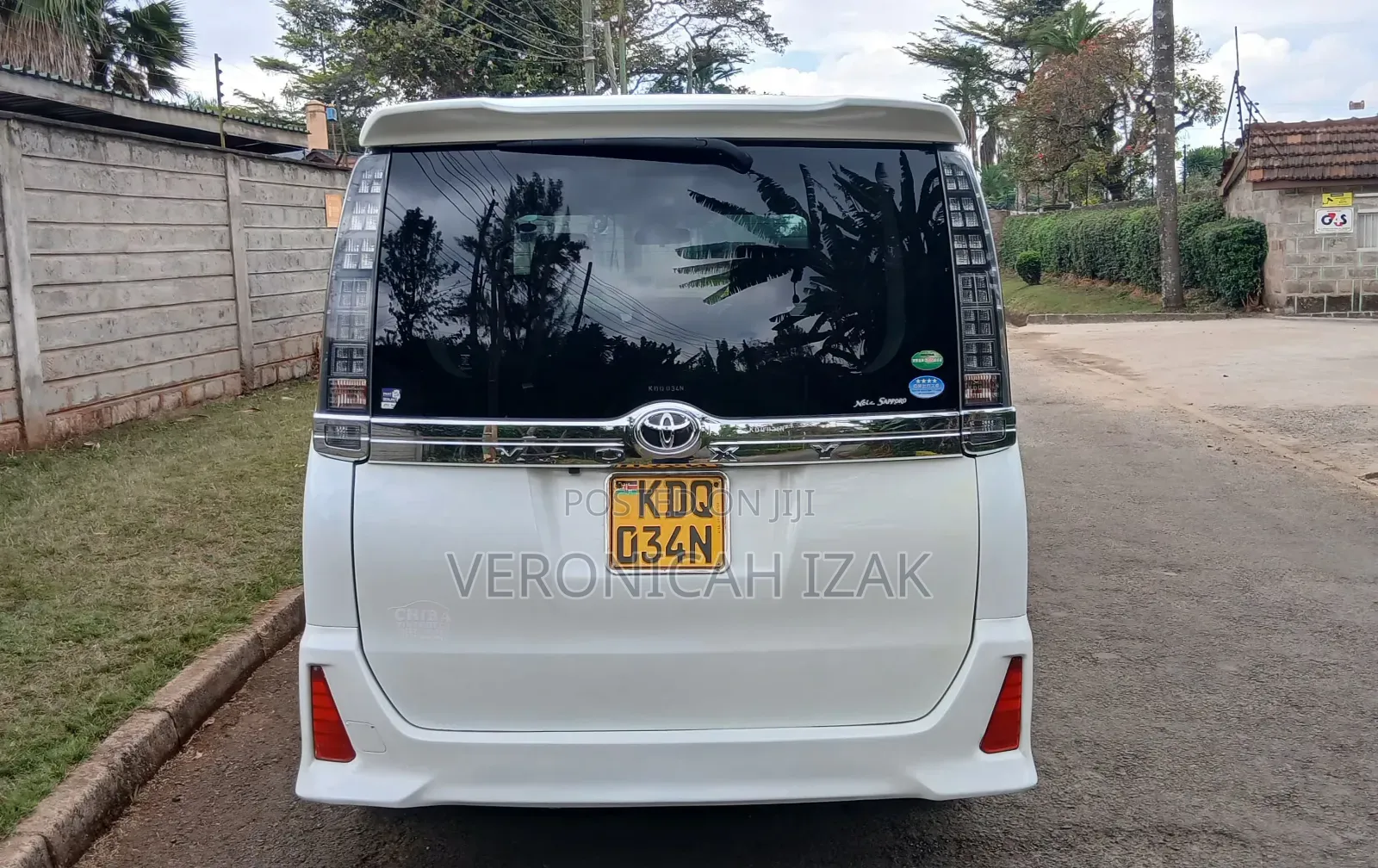 Toyota Voxy 2017 White