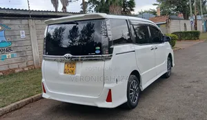 Toyota Voxy 2017 White