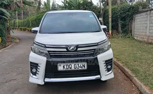 Toyota Voxy 2017 White
