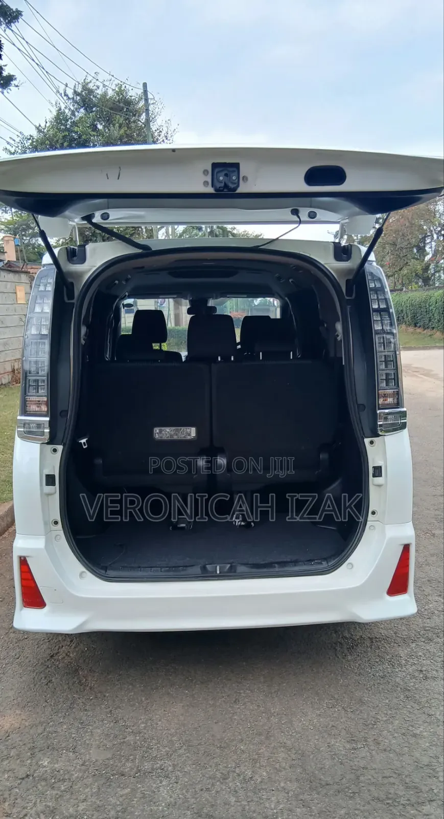 Toyota Voxy 2017 White