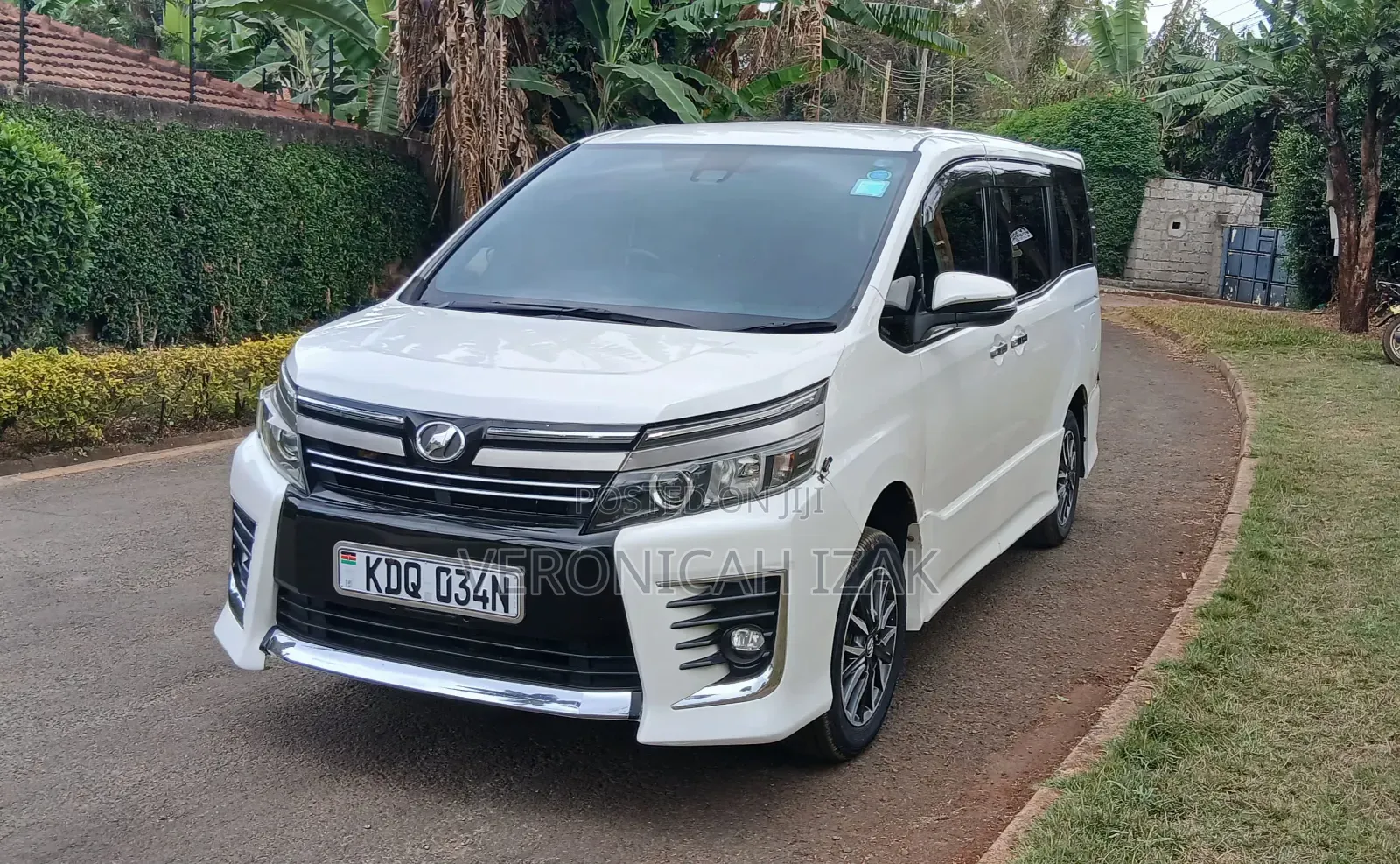 Toyota Voxy 2017 White