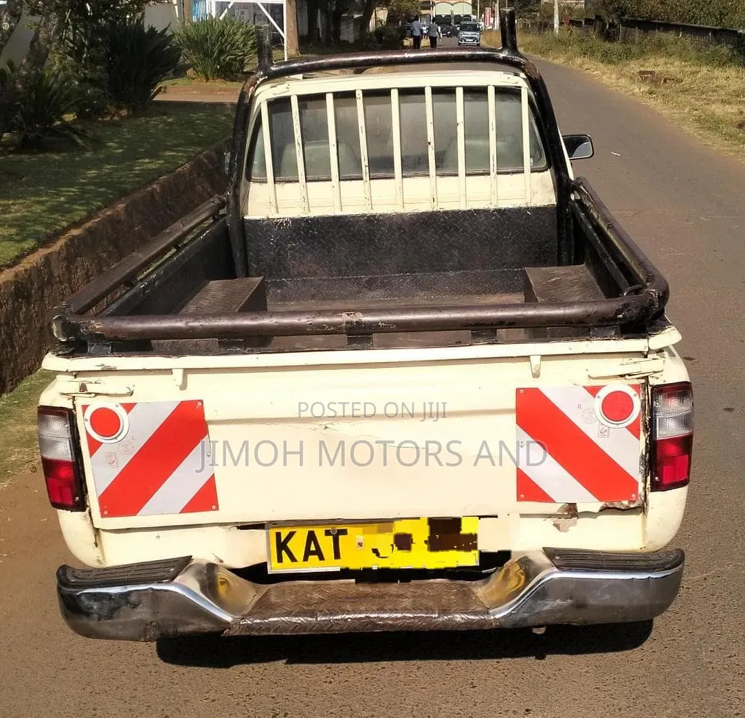 Toyota Hilux 2007 Beige